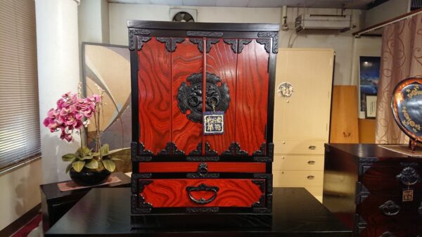 岩谷堂箪笥　仏壇（小）うるし型　赤黒
