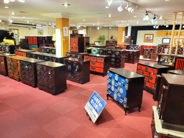 「岩谷堂箪笥」　展示現品！ {#red, 50％OFF半額売り尽くしSALE!!#} ９月１８日から開催！