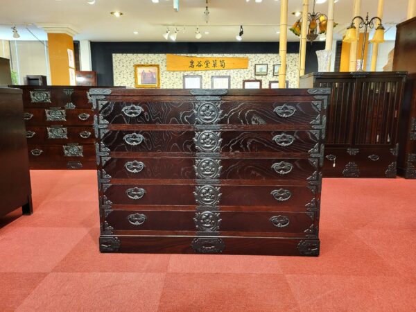 岩谷堂箪笥『着物箪笥』が再入荷しました。