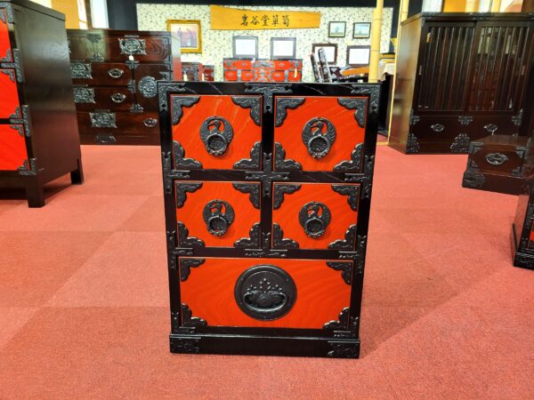 小袖タンスC（赤黒）　Ｋ－０５８